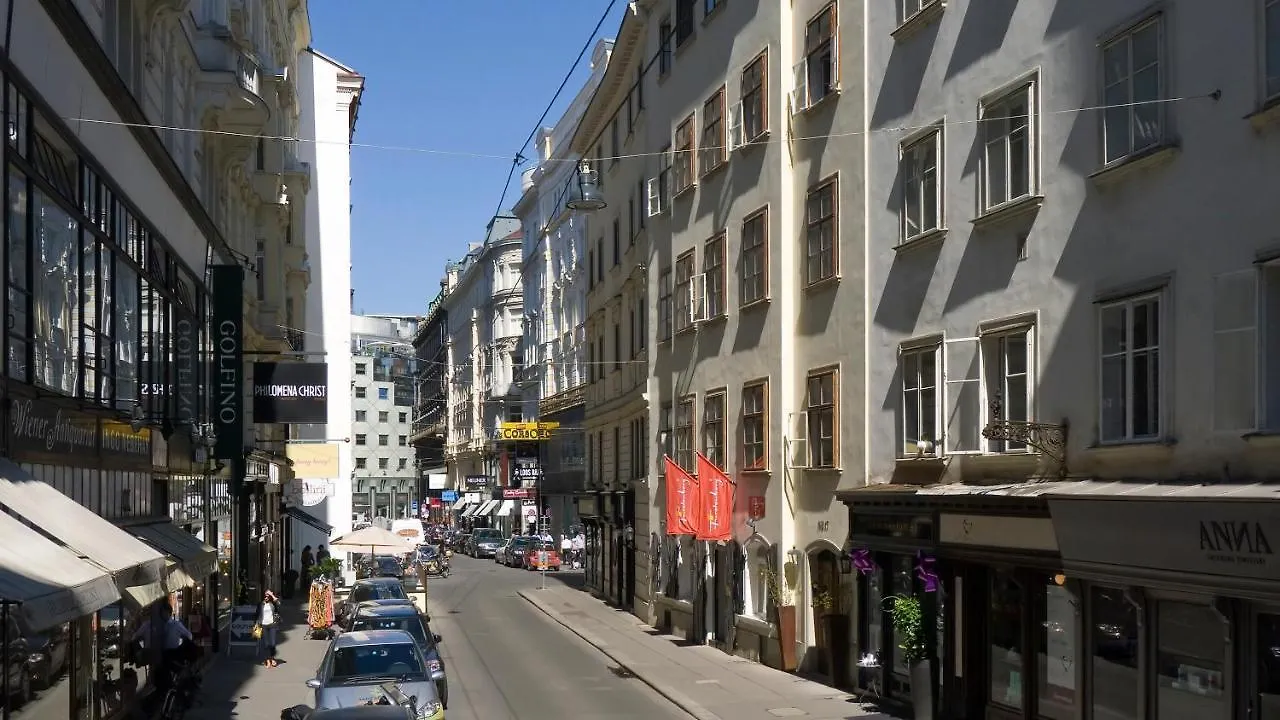 Apartment Extraordinary City Center Residence @Stephansplatz Vienna Austria